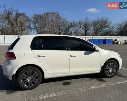 Белый Фольксваген Гольф, объемом двигателя 1.6 л и пробегом 120 тыс. км за 9500 $, фото 2 на Automoto.ua