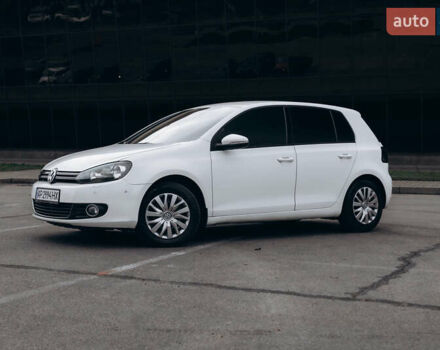 Белый Фольксваген Гольф, объемом двигателя 1.39 л и пробегом 225 тыс. км за 8199 $, фото 1 на Automoto.ua