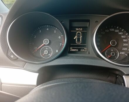 Белый Фольксваген Гольф, объемом двигателя 2.5 л и пробегом 208 тыс. км за 7500 $, фото 4 на Automoto.ua