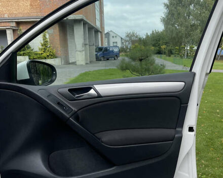 Білий Фольксваген Гольф, об'ємом двигуна 1.6 л та пробігом 185 тис. км за 7799 $, фото 23 на Automoto.ua