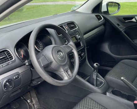 Білий Фольксваген Гольф, об'ємом двигуна 1.6 л та пробігом 185 тис. км за 7799 $, фото 17 на Automoto.ua