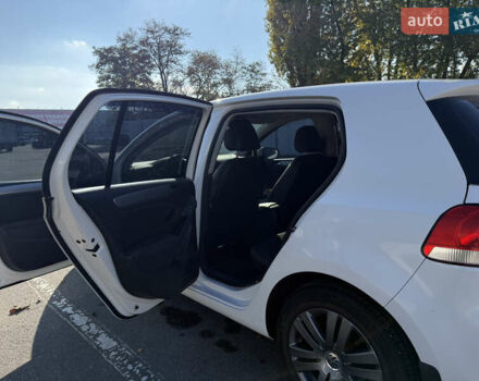 Белый Фольксваген Гольф, объемом двигателя 1.6 л и пробегом 120 тыс. км за 9500 $, фото 5 на Automoto.ua