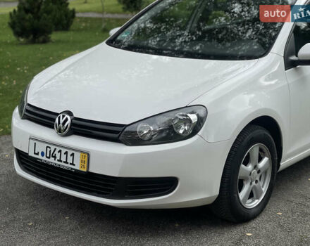 Білий Фольксваген Гольф, об'ємом двигуна 1.6 л та пробігом 185 тис. км за 7799 $, фото 7 на Automoto.ua