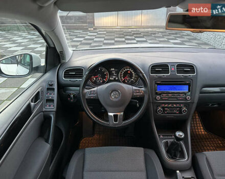 Белый Фольксваген Гольф, объемом двигателя 1.8 л и пробегом 103 тыс. км за 8500 $, фото 76 на Automoto.ua