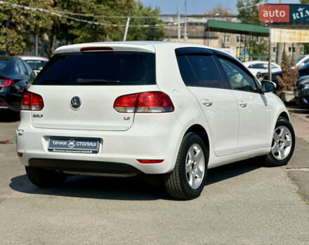 Белый Фольксваген Гольф, объемом двигателя 1.6 л и пробегом 236 тыс. км за 7300 $, фото 4 на Automoto.ua