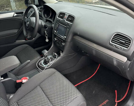 Белый Фольксваген Гольф, объемом двигателя 1.6 л и пробегом 260 тыс. км за 7500 $, фото 5 на Automoto.ua