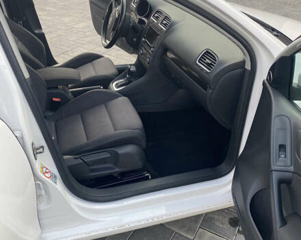 Белый Фольксваген Гольф, объемом двигателя 1.39 л и пробегом 257 тыс. км за 8900 $, фото 18 на Automoto.ua