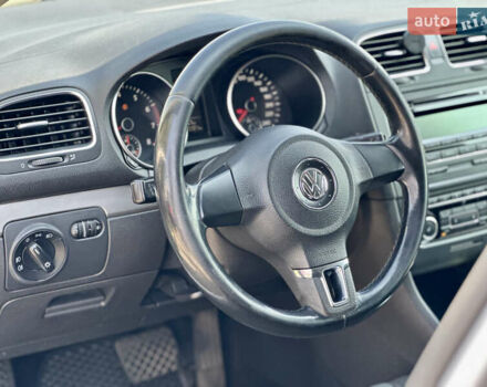 Белый Фольксваген Гольф, объемом двигателя 1.6 л и пробегом 236 тыс. км за 7300 $, фото 9 на Automoto.ua