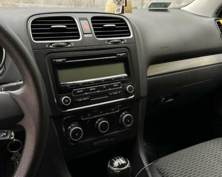 Белый Фольксваген Гольф, объемом двигателя 1.39 л и пробегом 385 тыс. км за 6009 $, фото 13 на Automoto.ua