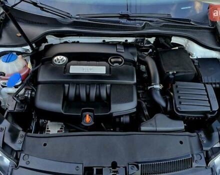 Білий Фольксваген Гольф, об'ємом двигуна 1.6 л та пробігом 119 тис. км за 9399 $, фото 2 на Automoto.ua