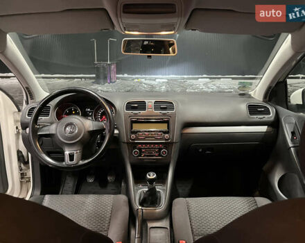 Белый Фольксваген Гольф, объемом двигателя 1.97 л и пробегом 281 тыс. км за 7400 $, фото 14 на Automoto.ua