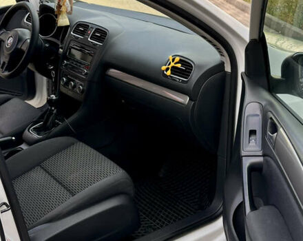 Белый Фольксваген Гольф, объемом двигателя 1.39 л и пробегом 385 тыс. км за 6009 $, фото 9 на Automoto.ua