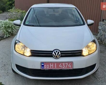 Білий Фольксваген Гольф, об'ємом двигуна 1.6 л та пробігом 119 тис. км за 9399 $, фото 5 на Automoto.ua