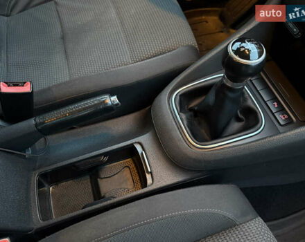 Белый Фольксваген Гольф, объемом двигателя 1.6 л и пробегом 245 тыс. км за 7700 $, фото 30 на Automoto.ua