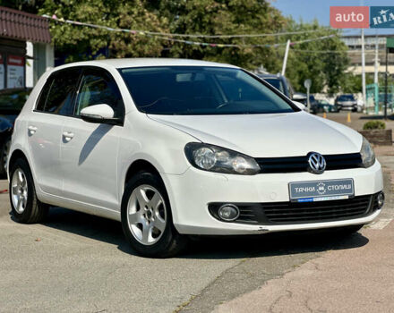 Белый Фольксваген Гольф, объемом двигателя 1.6 л и пробегом 236 тыс. км за 7300 $, фото 6 на Automoto.ua