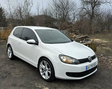Белый Фольксваген Гольф, объемом двигателя 1.6 л и пробегом 260 тыс. км за 7500 $, фото 2 на Automoto.ua