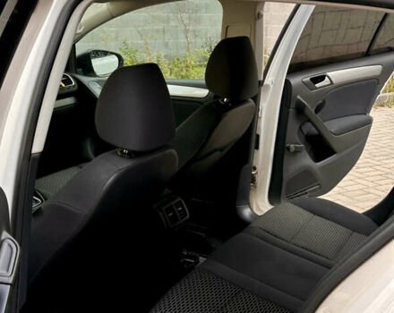 Белый Фольксваген Гольф, объемом двигателя 1.39 л и пробегом 385 тыс. км за 6009 $, фото 11 на Automoto.ua