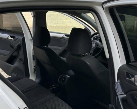 Белый Фольксваген Гольф, объемом двигателя 1.39 л и пробегом 385 тыс. км за 6009 $, фото 10 на Automoto.ua