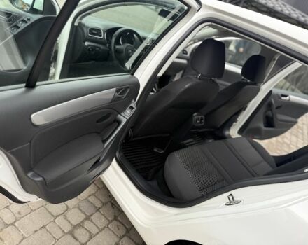 Білий Фольксваген Гольф, об'ємом двигуна 2 л та пробігом 280 тис. км за 8000 $, фото 21 на Automoto.ua