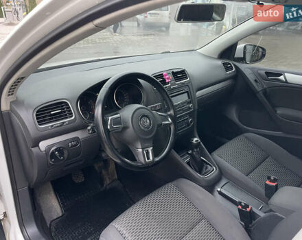Белый Фольксваген Гольф, объемом двигателя 1.39 л и пробегом 241 тыс. км за 6500 $, фото 14 на Automoto.ua