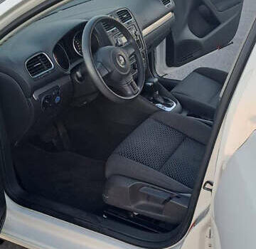 Белый Фольксваген Гольф, объемом двигателя 1.6 л и пробегом 177 тыс. км за 7250 $, фото 7 на Automoto.ua