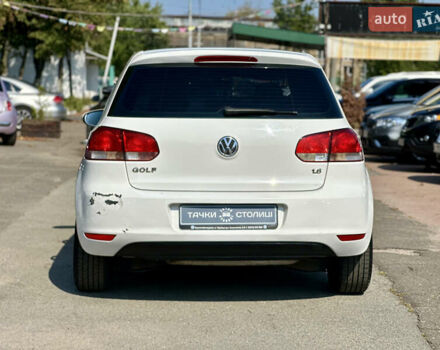 Белый Фольксваген Гольф, объемом двигателя 1.6 л и пробегом 236 тыс. км за 7300 $, фото 3 на Automoto.ua