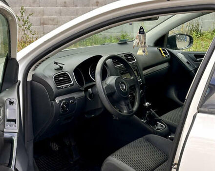 Белый Фольксваген Гольф, объемом двигателя 1.39 л и пробегом 385 тыс. км за 6009 $, фото 5 на Automoto.ua