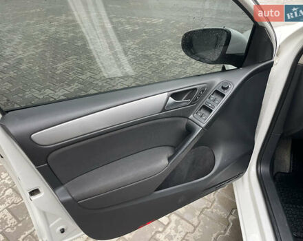 Белый Фольксваген Гольф, объемом двигателя 1.39 л и пробегом 241 тыс. км за 6500 $, фото 15 на Automoto.ua