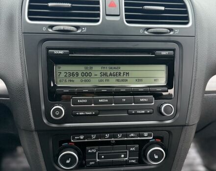 Білий Фольксваген Гольф, об'ємом двигуна 2 л та пробігом 280 тис. км за 8000 $, фото 15 на Automoto.ua