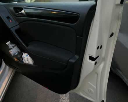 Білий Фольксваген Гольф, об'ємом двигуна 1.6 л та пробігом 265 тис. км за 7900 $, фото 6 на Automoto.ua