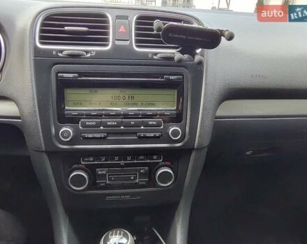 Белый Фольксваген Гольф, объемом двигателя 1.2 л и пробегом 220 тыс. км за 7500 $, фото 4 на Automoto.ua