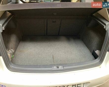 Білий Фольксваген Гольф, об'ємом двигуна 1.6 л та пробігом 241 тис. км за 6800 $, фото 5 на Automoto.ua