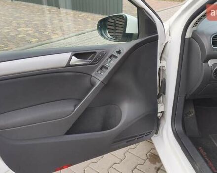 Белый Фольксваген Гольф, объемом двигателя 1.39 л и пробегом 180 тыс. км за 8750 $, фото 13 на Automoto.ua