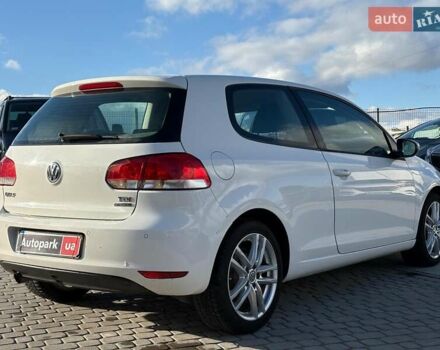 Белый Фольксваген Гольф, объемом двигателя 1.6 л и пробегом 243 тыс. км за 8590 $, фото 4 на Automoto.ua