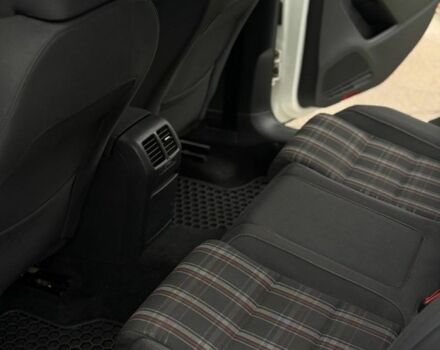 Білий Фольксваген Гольф, об'ємом двигуна 2 л та пробігом 227 тис. км за 9999 $, фото 20 на Automoto.ua