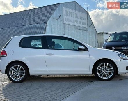 Белый Фольксваген Гольф, объемом двигателя 1.6 л и пробегом 243 тыс. км за 8590 $, фото 3 на Automoto.ua