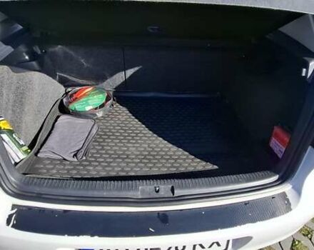 Белый Фольксваген Гольф, объемом двигателя 1.6 л и пробегом 224 тыс. км за 8200 $, фото 6 на Automoto.ua