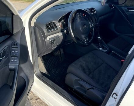 Белый Фольксваген Гольф, объемом двигателя 1.6 л и пробегом 175 тыс. км за 10000 $, фото 6 на Automoto.ua