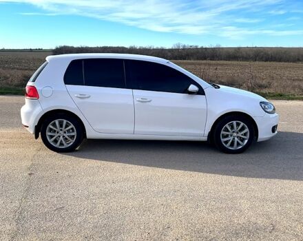 Белый Фольксваген Гольф, объемом двигателя 1.6 л и пробегом 175 тыс. км за 10000 $, фото 5 на Automoto.ua