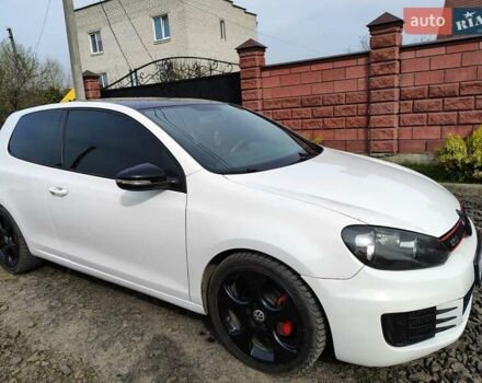 Белый Фольксваген Гольф, объемом двигателя 1.97 л и пробегом 331 тыс. км за 6800 $, фото 3 на Automoto.ua