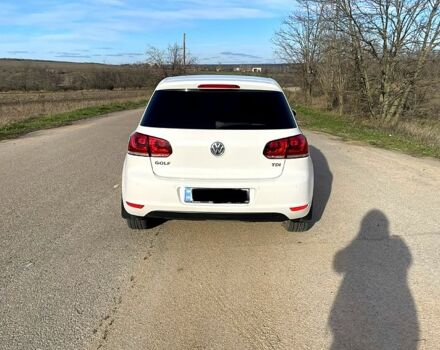 Белый Фольксваген Гольф, объемом двигателя 1.6 л и пробегом 175 тыс. км за 10000 $, фото 2 на Automoto.ua