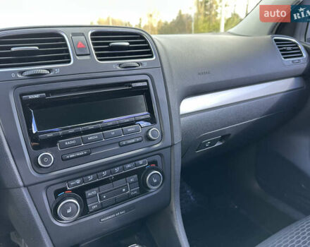 Белый Фольксваген Гольф, объемом двигателя 1.6 л и пробегом 188 тыс. км за 8600 $, фото 31 на Automoto.ua