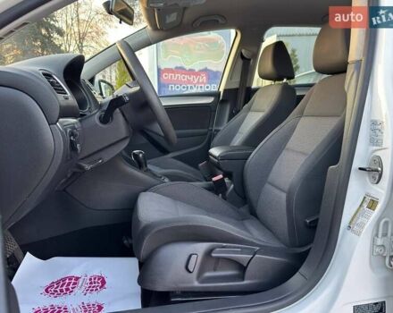 Білий Фольксваген Гольф, об'ємом двигуна 2.48 л та пробігом 190 тис. км за 9800 $, фото 10 на Automoto.ua