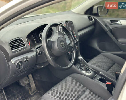 Фольксваген Гольф 2012 у Іршава на Automoto.ua Білий Фольксваген Гольф, об'ємом двигуна 1.6 л та пробігом 126 тис. км за 10700 $, фото 10 на Automoto.ua