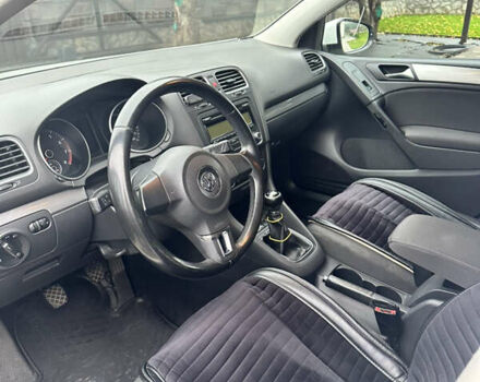 Білий Фольксваген Гольф, об'ємом двигуна 1.6 л та пробігом 248 тис. км за 7400 $, фото 10 на Automoto.ua