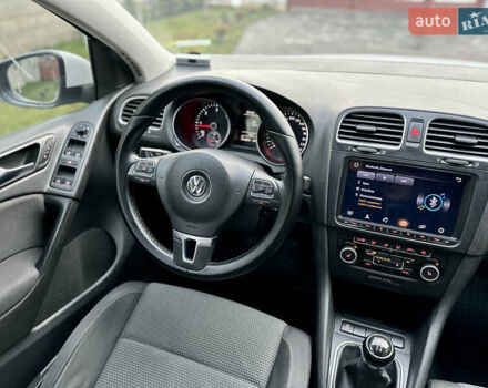 Белый Фольксваген Гольф, объемом двигателя 1.6 л и пробегом 214 тыс. км за 8300 $, фото 44 на Automoto.ua