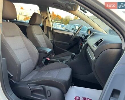 Білий Фольксваген Гольф, об'ємом двигуна 2.48 л та пробігом 190 тис. км за 9800 $, фото 15 на Automoto.ua