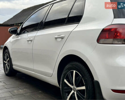 Белый Фольксваген Гольф, объемом двигателя 1.6 л и пробегом 214 тыс. км за 8300 $, фото 6 на Automoto.ua