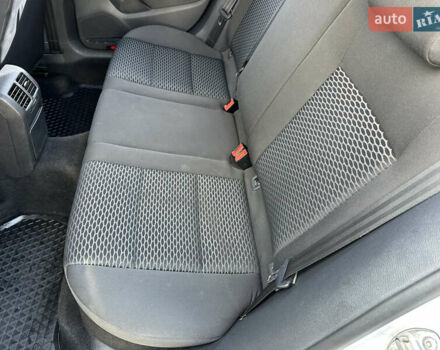 Белый Фольксваген Гольф, объемом двигателя 1.6 л и пробегом 188 тыс. км за 8600 $, фото 16 на Automoto.ua