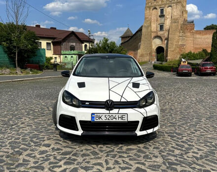 Белый Фольксваген Гольф, объемом двигателя 2 л и пробегом 270 тыс. км за 13200 $, фото 1 на Automoto.ua